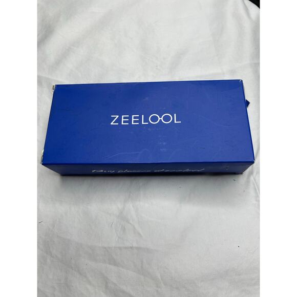 Polarized Tinted Women’s Glasses-NWT box and repair‎ kit - Picture 3 of 6